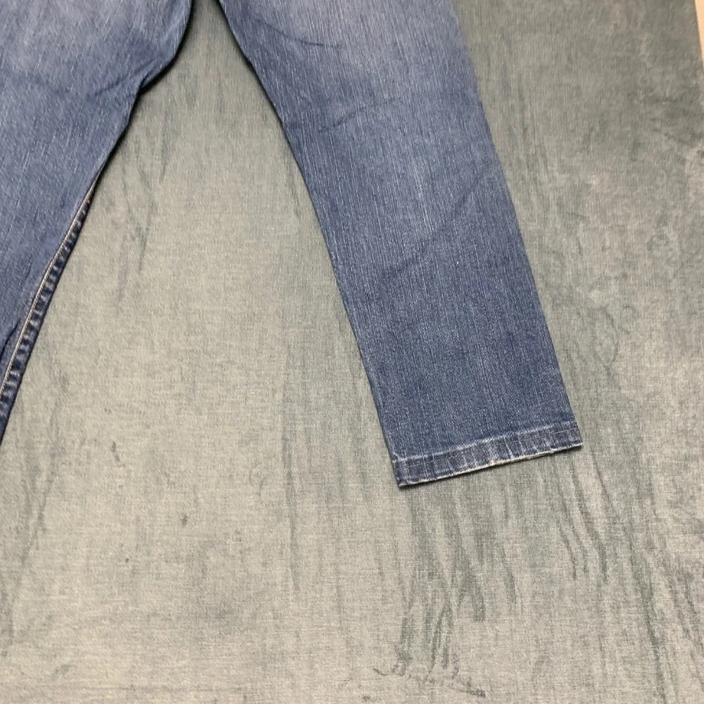 Vintage Levi's 521 Jeans Mens 38x30 Blue Denim Stretch Medium Wash Straight Leg